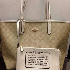 Reversible coach tote
